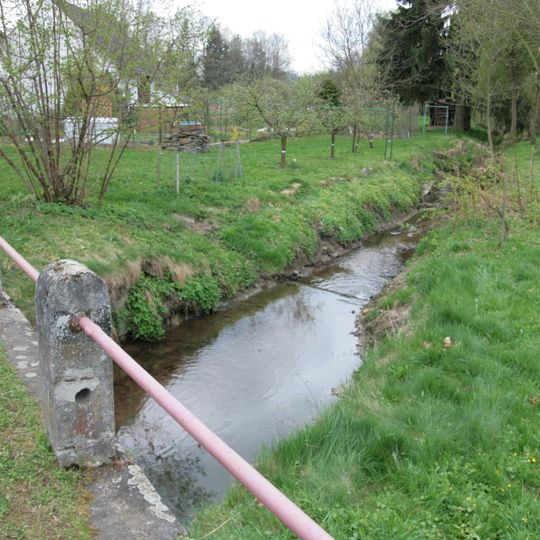 Most přes Měcholupský potok v Makově