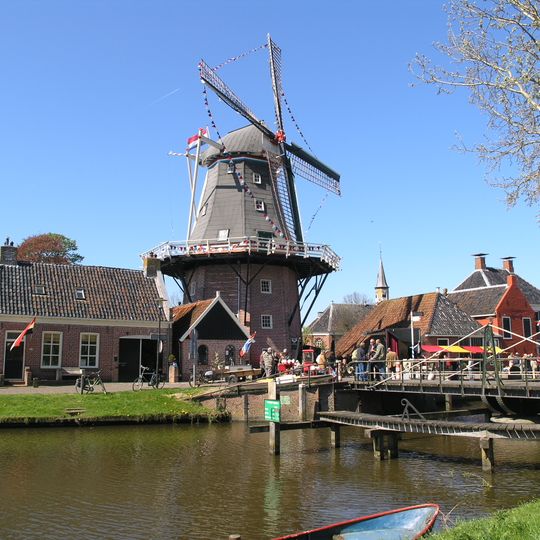Draaibrug bij Uiterdijk 3 over Boterdiep