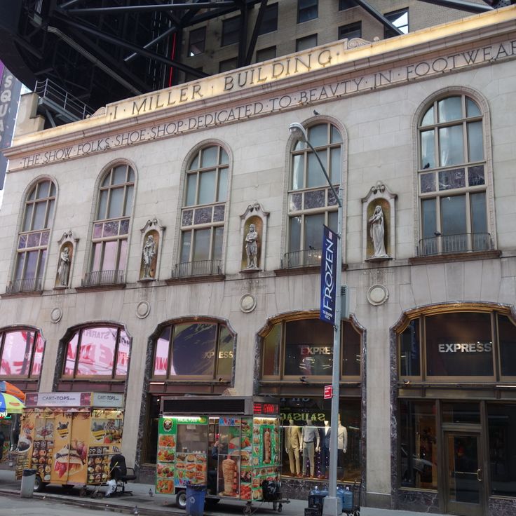 1552 Broadway