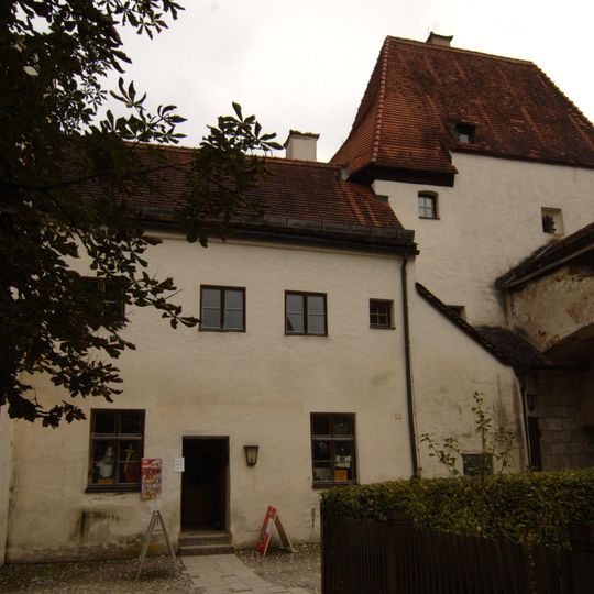 Ehemaliger Folterturm, bzw. Schergenturm mit Torturstube und ehemaliges Eisenamtshaus, jetzt Museum