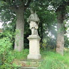 Socha svatého Jana Nepomuckého u domu 406 ve Starých Křečanech