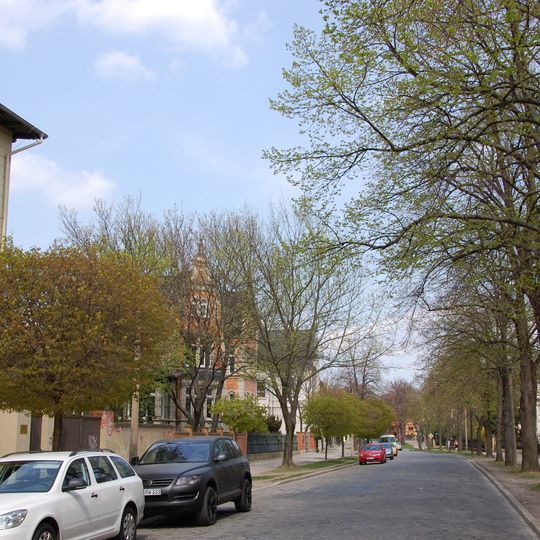 Adelheidstraße 3–7, 9–12, 12a, 14, 15, 22–31, Amelungstraße 1, Friedrich-Ebert-Platz