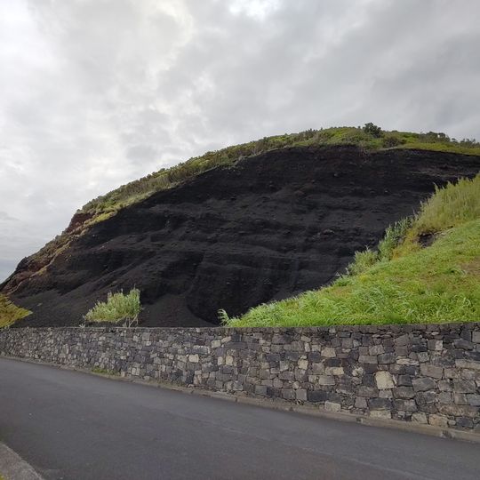 Monumento Natural Regional do Pico das Camarinhas e Ponta da Ferraria
