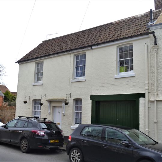 8, Hare And Hounds Street