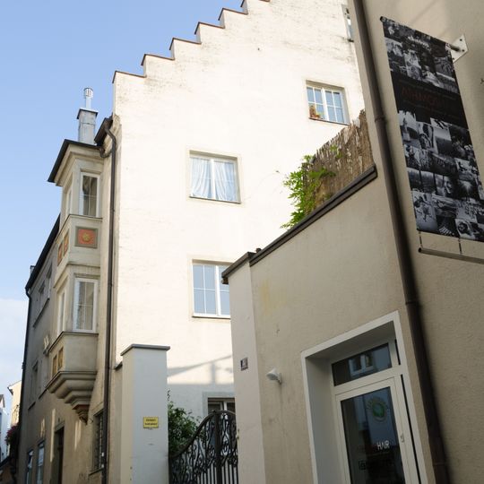 Wohn- und Geschäftshaus