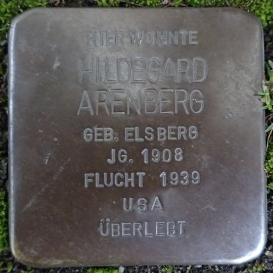 Stolperstein en memoria de Hildegard Arenberg