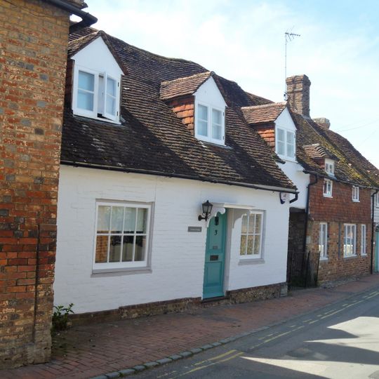 Almond Tree Cottage  Cinders Cottage  Owlers