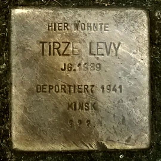 Stolperstein en memoria de Tirze Levy