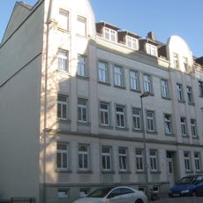 Mietshaus in vormals geschlossener Bebauung; Kantstraße 71