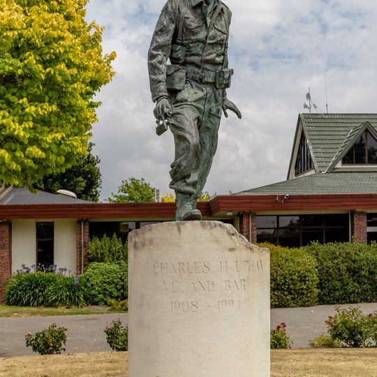 Charles Upham statue