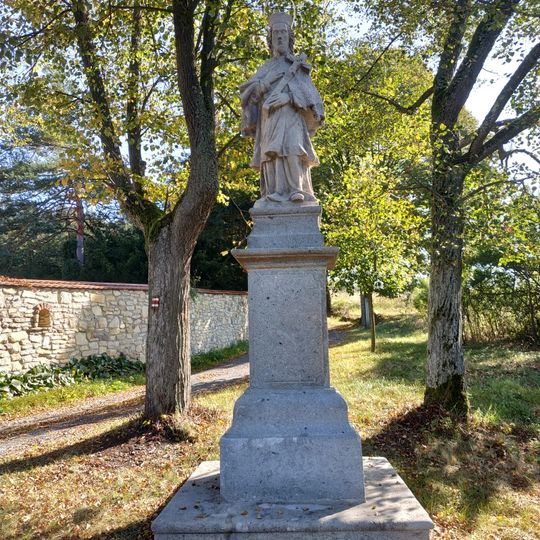 Socha svatého Jana Nepomuckého u zámku Životice
