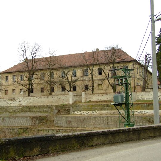 Statenice Castle