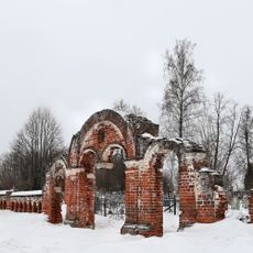 Ворота и ограда кладбища (Гатиха)