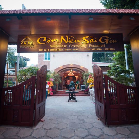 Cơm Niêu Sài Gòn