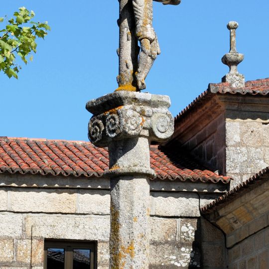 Cruceiro do adro da Igrexa de Santo André de Comesaña