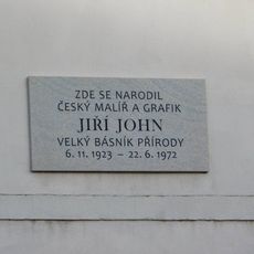 Pamětní deska Jiřího Johna v Třešti