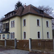 Mietvilla mit Einfriedung Sachsenallee 7