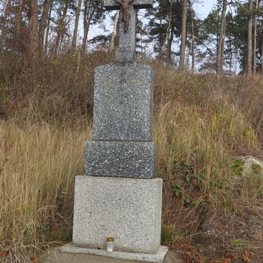 Kříž u křižovatky u silnice 360 u Vlčatína