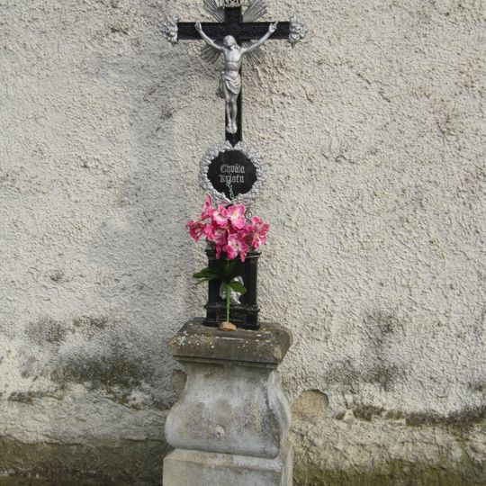 Kříž u kaple svaté Anny