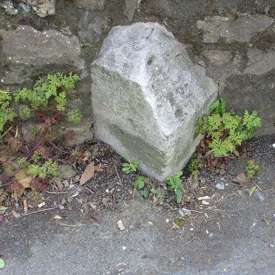 Milestone, Epsom Road, E of jct with Hunter Road