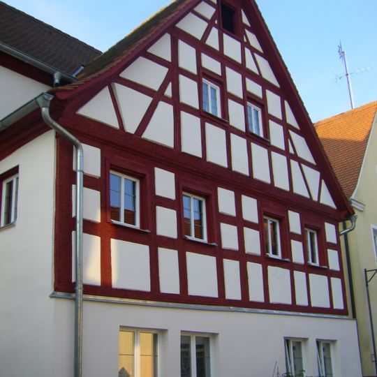 Kirchplatz 3