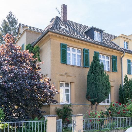 Eduard-Pflüger-Straße 54