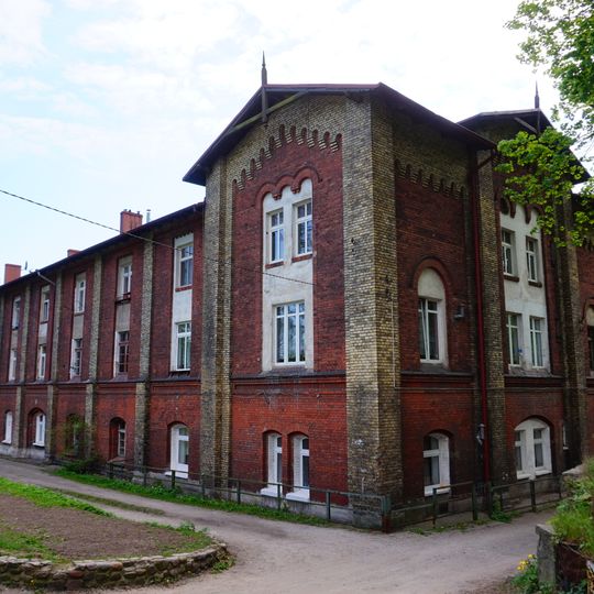 Zbrojownia w zespole fortyfikacji Grodziska