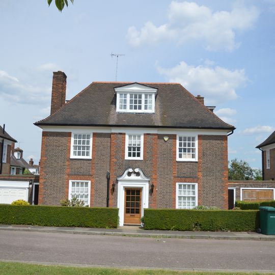 23, South Square Nw11