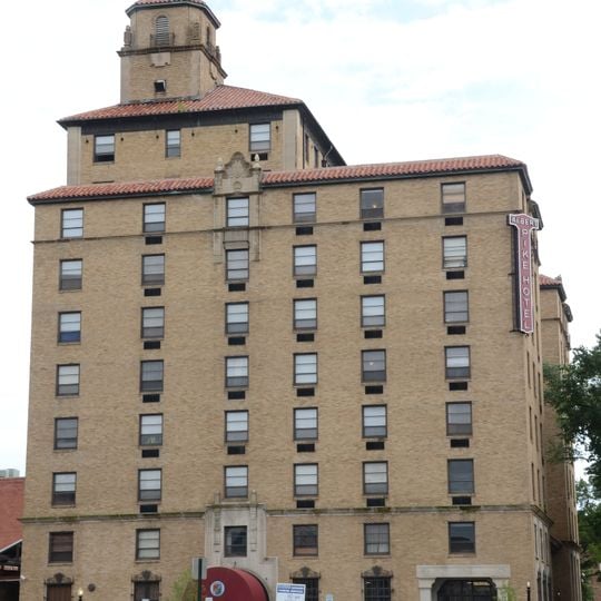 Albert Pike Residence Hotel