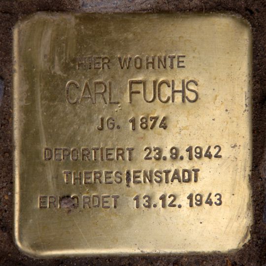 Stolperstein en memoria de Carl Fuchs