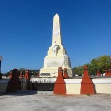 Monumento a los heroes de El Polvorín (tomb)