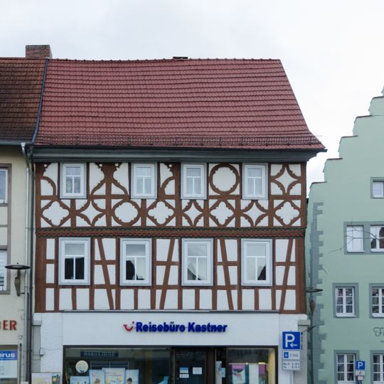 Wohn- und Geschäftshaus