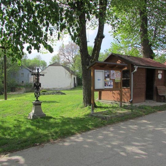 Kříž ve Stajištích