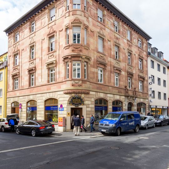 Wohn- und Geschäftshaus