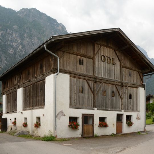 Wirtschaftsgebäude Odl
