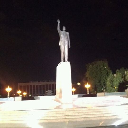 Heydər Əliyevin heykəli