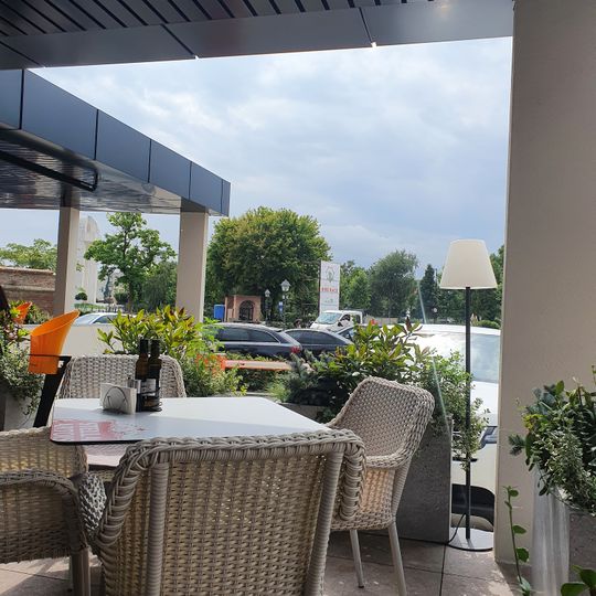 Dante Café & Dine
