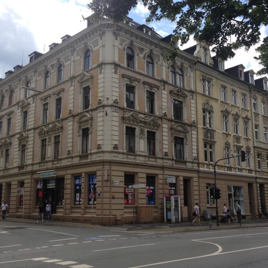 Friedrich-Ebert-Straße 163/Pestalozzistraße 4