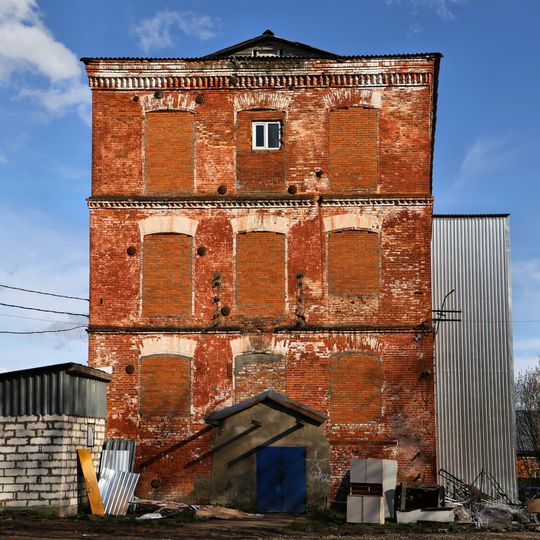 Производственный корпус с фабричной школой