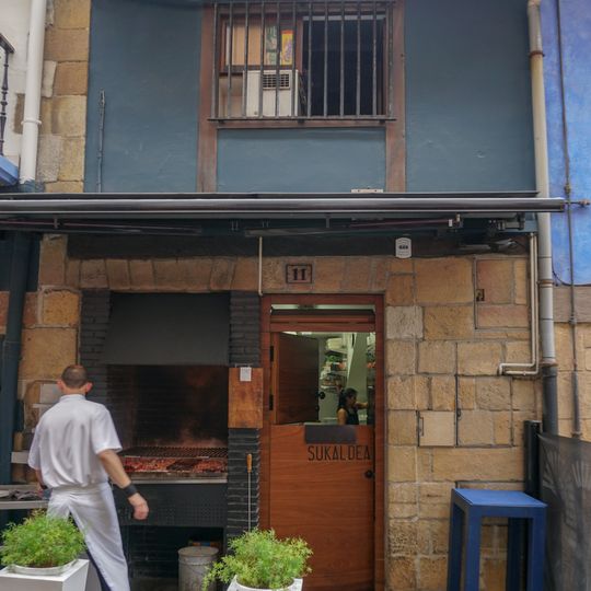 Casa Elkano S/N / Nagusia 11