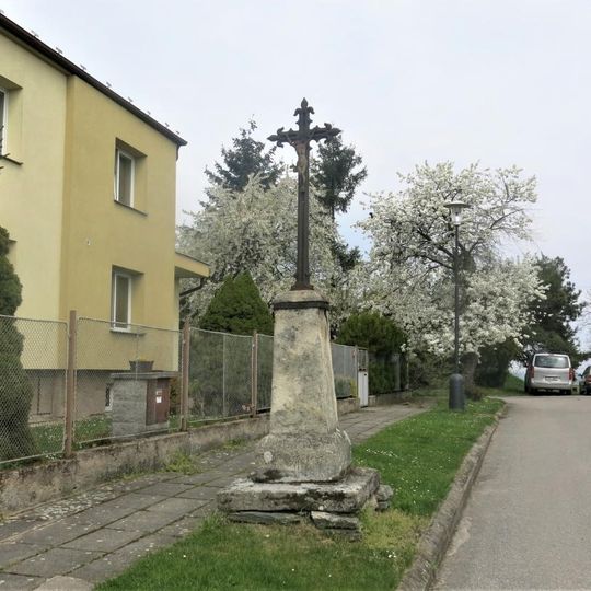 Kříž ve Vodárenské ulici v Týnci nad Labem