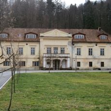 Teriška vas Mansion