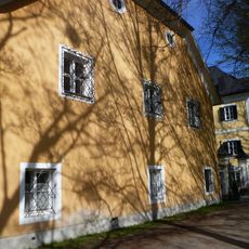 Wohnhaus, ehem. Wirtschaftsgebäude Kaiserburghof