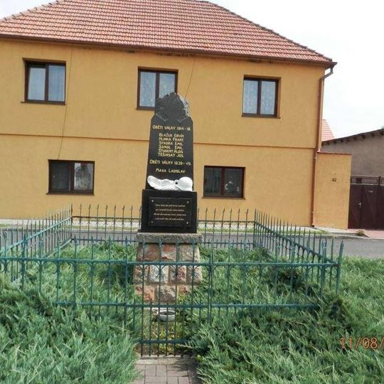 Pomník padlým ve Vršovicích u Loun