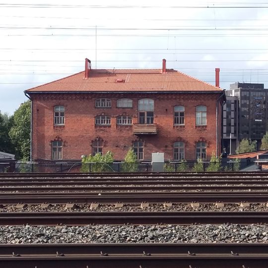 Office building in Pasila locomotive stables and housing