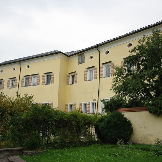 Spannbruckerplatz 4, 6