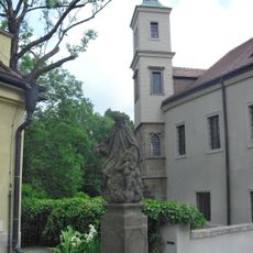 Sv. Jan Nepomucký u zámku v Roztokách