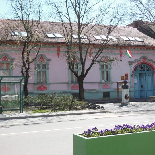 Németh László Városi Könyvtár és Pósa Lajos Gyermekkönyvtár