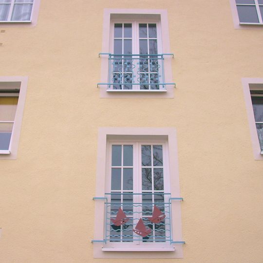 Mehrfamilienhaus der Wohnanlage Westrandbebauung Gebrüder-Grimm-Straße 3a, 3b, 3c