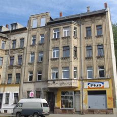 Mietshaus in ehemals geschlossener Bebauung Bernsdorfer Straße 41